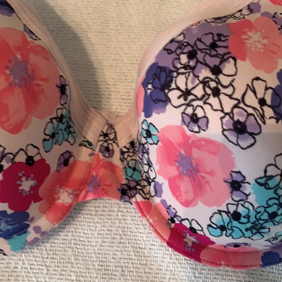 Like new Olga bra size 36C - Picture 10 of 10